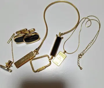 액세서리 4점 세트입니다.