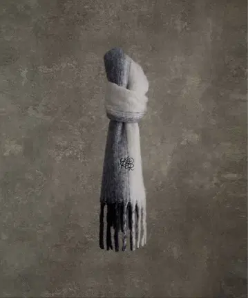 ADRER 볼륨 프린지 샤기 머플러 NAVY