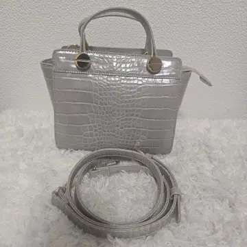 DIANA 핸드백 숄더백 그레이 엠보