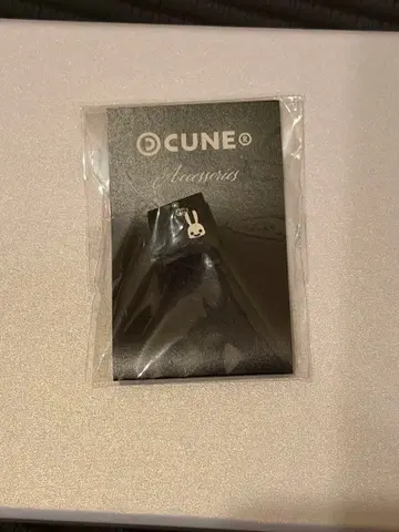 CUNE 귀걸이