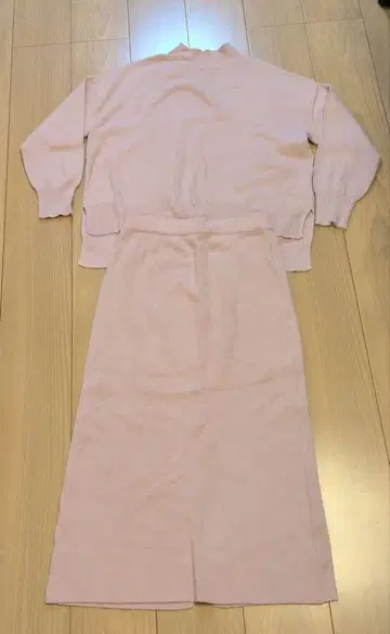 [새상품급] 베이지 핑크 니트 셋업 이츠데모 임산부에게도