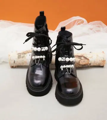 Staccato 펄 장식 통굽 부츠