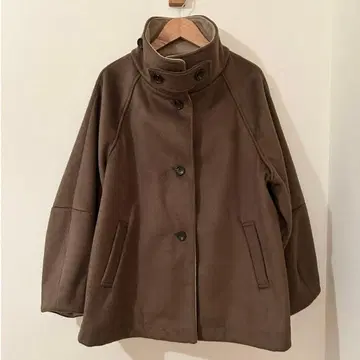 A DAY IN THE LIFE 유나이티드 애로우즈 숏 기장 코트 모카