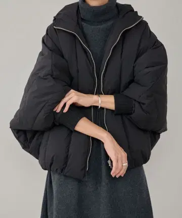 BEARDSLEY 블랙 다운 자켓 후드 부착