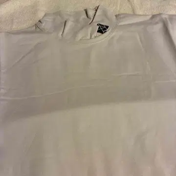 TANGRAM MOCKNECK T-Shirt