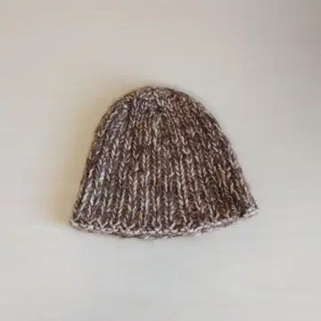 트위드와 모헤어 니트 모자 브라운 핑크