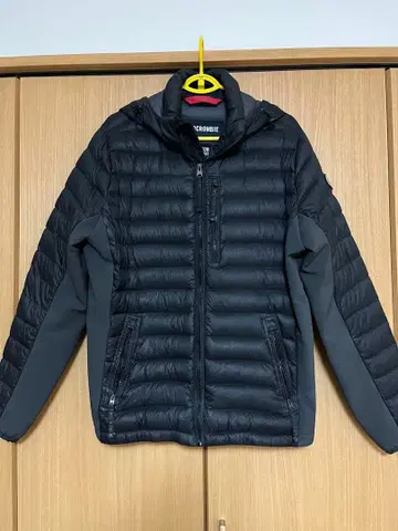 ABERCROMBIE 블랙 다운 자켓 S