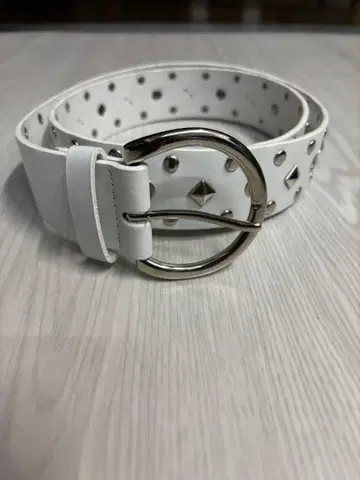스터드 벨트 화이트 y2k 빈티지 피라미드 찡 장식 구제 가죽