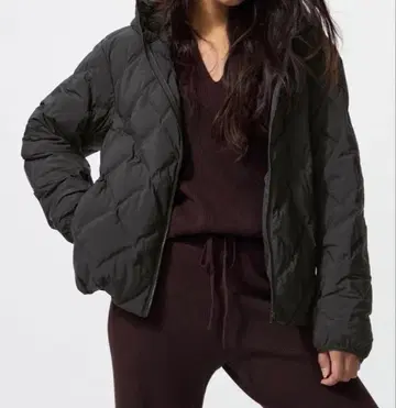 유니클로 퍼프 테크 후드티 블랙 XXL