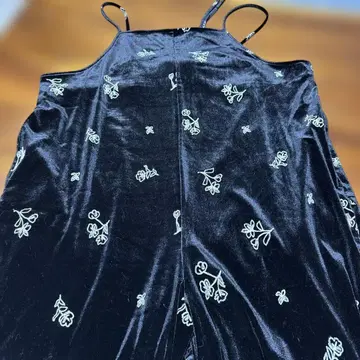 코엔 플라워 자수 벨로아 살로펫