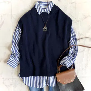 인기 아다와스 울 캐시미어 니트 베스트 정가 2.2만 엔 네이비 루즈핏