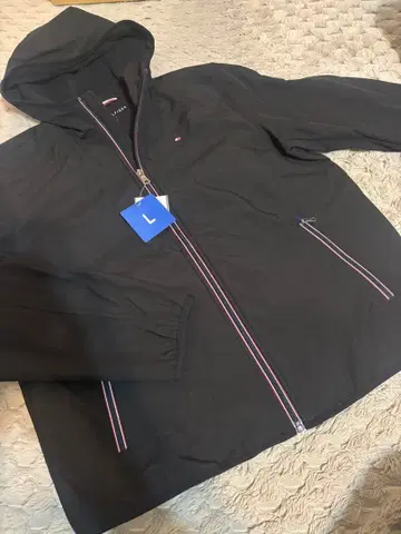 미사용 새상품 타미힐피거 소프트쉘 자켓 블랙 L 발수 방풍