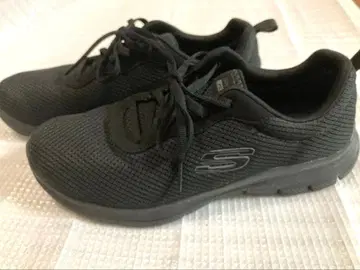 가격 인하!! Skechers 블랙 스니커즈 25cm