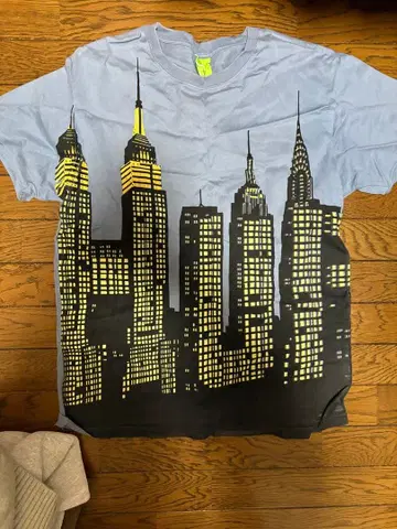 HUF 뉴욕 마천루 T셔츠 L