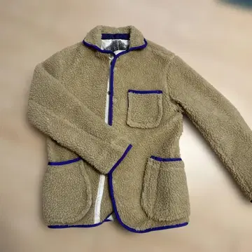 VOO 베이지 플리스 자켓 포켓 부착