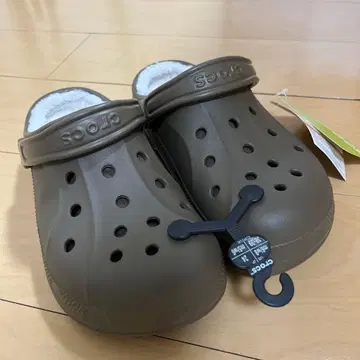 crocs 브라운 샌들 퍼 인솔