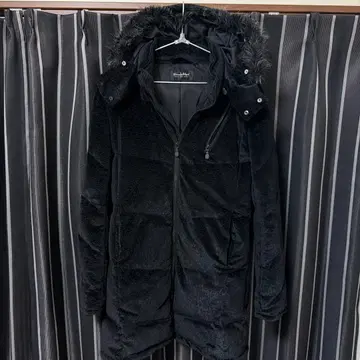 토네이도 마트 애니멀 무늬 플로키 가공 칠흑 퍼 트리밍 롱 코트