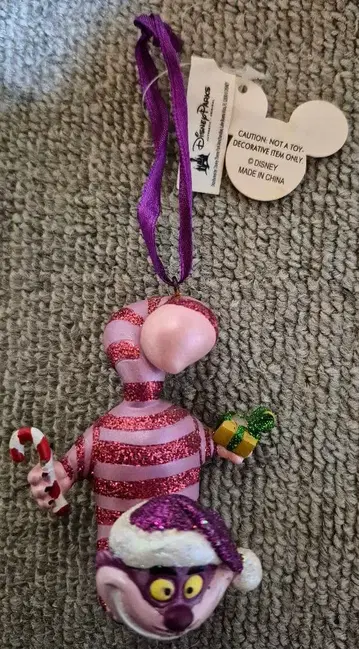 체셔캣 산타 모자 포함 크리스마스 오너먼트 디즈니