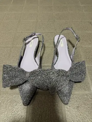 EVOI 글리터 리본 슬링백 펌프스