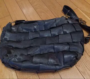 주케로 휠라토 숄더