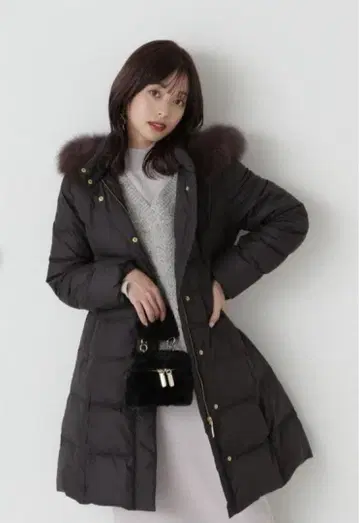 새상품급 프로포션 바디 드레싱 퍼 포함 롱 다운 코트 3 블랙