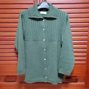 애플하우스 카라 부착 가디건