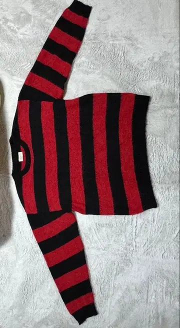 빨검 모헤어 보더 니트 NIRVANA 커트 코베인