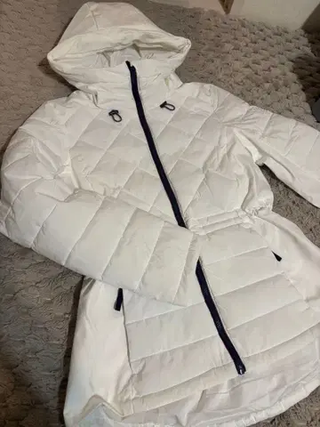 타미힐피거 퀼팅 패딩 자켓 화이트 M 사이즈