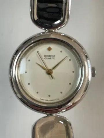 SEIKO 쿼츠 손목시계 실버