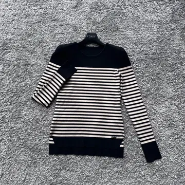 FOXEY 38 블랙 베이지 보더 니트