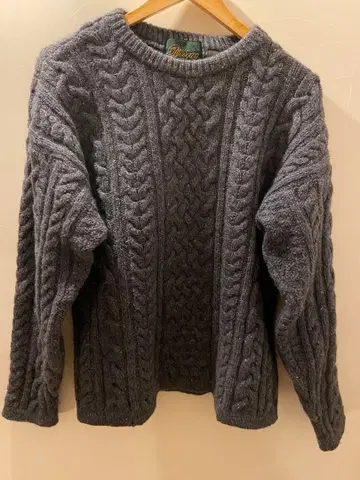 도니걸 케이블 니트 스웨터