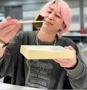 그레이 오버 사이즈 트레이닝복 사쿠마 다이스케 착용