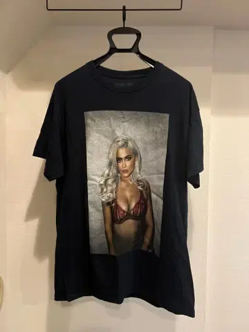 Kylie T셔츠 L 사이즈 블랙