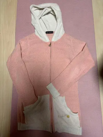 마리콴트 긴팔 후드티 겸 실내복