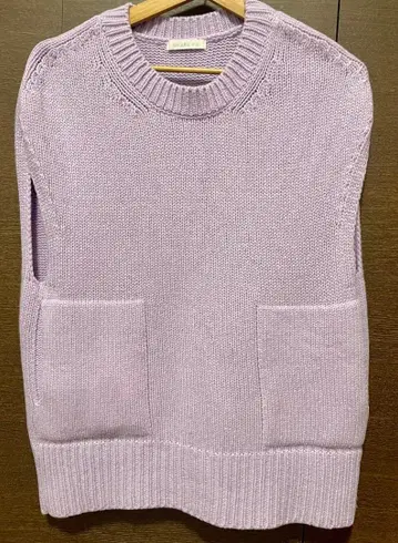 갤러리 비 파인 울 크루넥 베스트 투모로우랜드