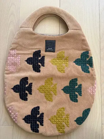 미나 페르호넨 에그백 로빈