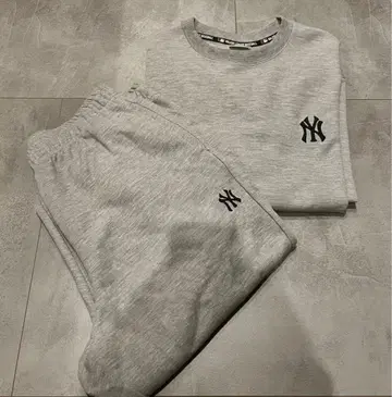 아베일 셋업 맨투맨 트레이닝복 뉴에라 양키스 그레이