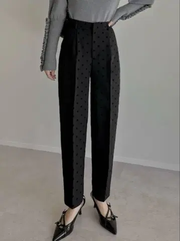 [ 새상품 ] 플로키 도트 컷 트윌 테이퍼드 팬츠 short 사이즈