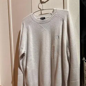 유니클로 (UNIQLO) KAWS 윈터 라무 크루넥 스웨터