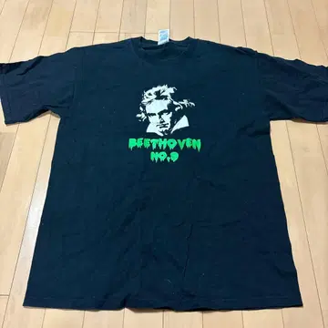 피에르 타키와 베토벤 T셔츠