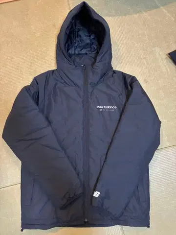 New Balance 블랙 자켓 미사용 새상품