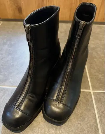 EVOL 블랙 가죽 지퍼 부츠