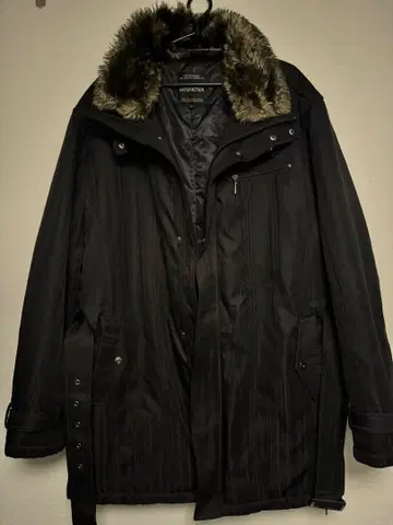 블랙 스트라이프 자켓 (퍼 포함)