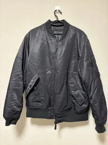 유니클로 MA-1 올블랙 사이즈 L