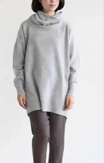 1회 착용 새상품급 맥피 라무 캐시미어 터틀넥 풀오버 니트 S