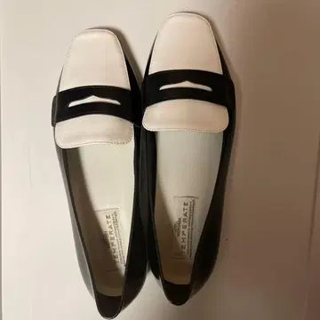 TEMPERATE 로퍼 화이트/블랙