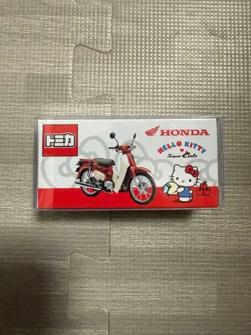 토미카 슈퍼커브 x HELLO KITTY 한정판 콜라보 모델