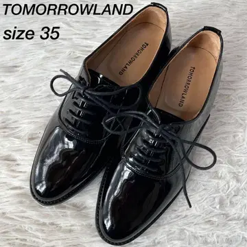[ 컨디션 최상 ] 투모로우랜드 스페인산 에나멜 플레인 토 슈즈