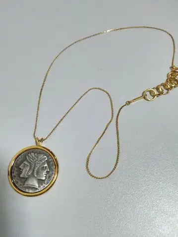 D'ORLAN 돌란 목걸이