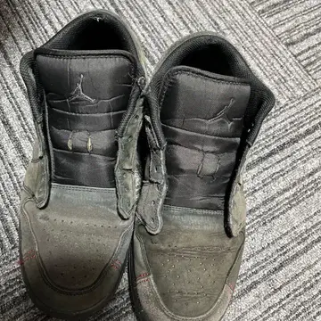 Jordan 블랙 스니커즈